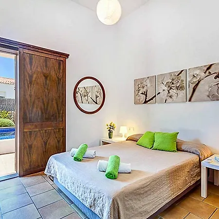 Tamarells Villa *